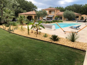 Villa de 4 chambres & superbe Jardin et Pool